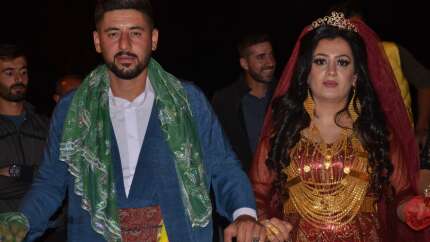 Aşiret düğününde geline 1 kilo altın, damada 150 bin TL takıldı!