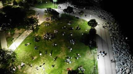 Moda'da umursamaz kalabalık!