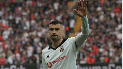 Burak Yılmaz Fransa'ya uçtu