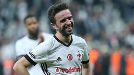 Gökhan Gönül, Beşiktaş'a veda etti