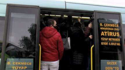 Polis gidince indirildikleri minibüse bindiler