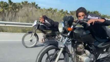 Motosikletle ölüme davetiye çıkarttılar