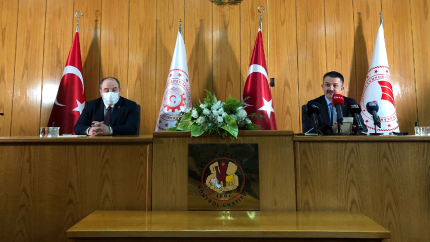 FETÖ'cünün kardeşinden Bakan Varank'a sabotaj!