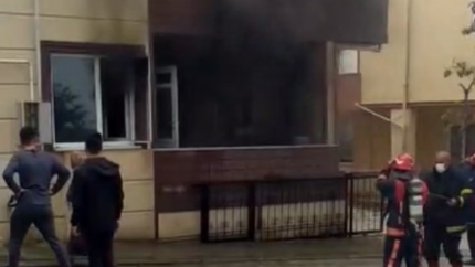 3 yaşındaki çocuk evi yaktı
