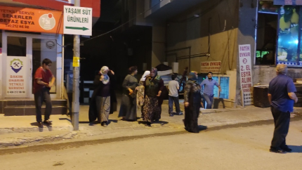Bingöl depremi Muş'ta vatandaşları sokağa döktü