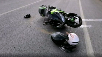 Tunceli'de motosiklet kazası: Kızın kolu koptu!
