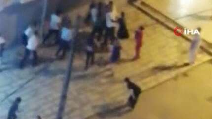 Düğün bitti, iki aile birbirine girdi! Silahların çekildiği kavga kamerada