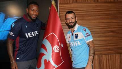 Trabzonspor'da Manolis Siopis ve Stefano Denswil için imza töreni düzenlendi