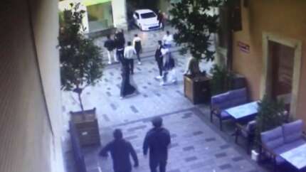 Yol kavgasında kurşun yağdı: Kavga anı kameraya saniye saniye yansıdı