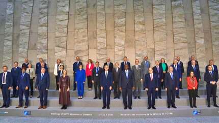 Milli Savunma Bakanı Hulusi Akar, NATO'nun aile fotoğrafında!