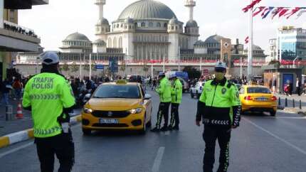 Taksim’de denetimde ceza yiyen taksici: Müşteri alsam suç, almasam suç!