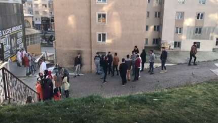 Erzurum'daki deprem anı kamerada...