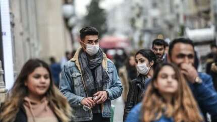 Omicron varyantı için ilk test sonuçları geldi: Diğer varyantlardan güçlü değil