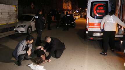Dini nikahlı karısını, otele başkasıyla girdiği gerekçesiyle yüzünden bıçakladı!