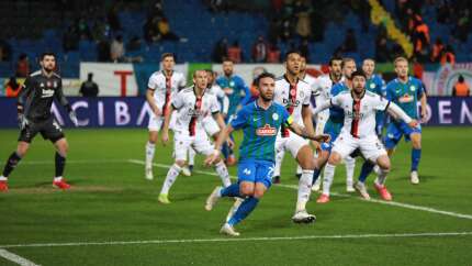 Beşiktaş eksik gittiği Çaykur Rizespor deplasmanında 2 puan kaybetti, Emirhan İlkhan'ı kazandı