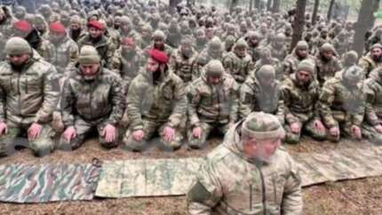 Çeçenler, Ukrayna ile savaşa namaz kılarak ve ezan okuyarak gitti! İşte o anlar...