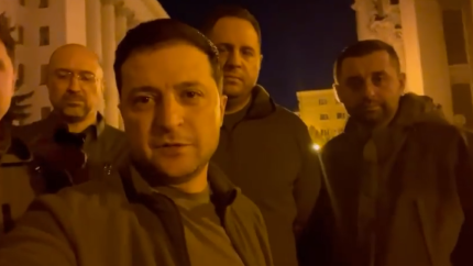 Ukrayna Devlet Başkanı Zelenskiy Kiev sokaklarında!