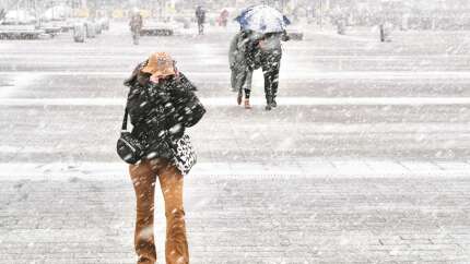 İstanbul'da kar yağışı bitmedi! Meteoroloji saat verip uyardı: Yeniden geliyor!