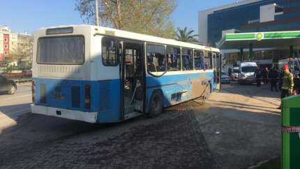 Bursa'da infaz koruma memurlarını taşıyan otobüste patlama! Vali: Uzaktan kumandalı patlayıcı!