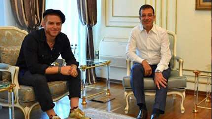 İmamoğlu'nun o fotoğrafına isyan etti: 'Ben de bu otobüsten inerim'