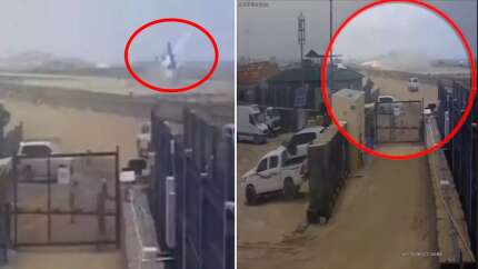 Somali'deki havalimanında korku dolu anlar: Uçak ters dönerek alev aldı! O anlar kamerada...