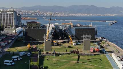 Tarkan'ın İzmir'de konser vereceği sahne çökmüştü: Havadan böyle görüntülendi