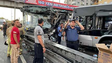 Avcılar'daki metrobüs kazasında yaralananlar dehşet anlarını anlattı: Her yer kan içindeydi!