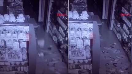 İzmir'deki 4,9'luk deprem anı kamerada! Büyük paniğe neden oldu...