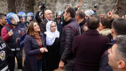 HDP'li vekil Hişyar Özsoy'dan polislere skandal tehdit! "Bak bu kenti birbirine katarız"