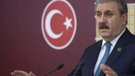 Mustafa Destici'den İmamoğlu tepkisi: "Utanmasalar zil takıp oynayacaklardı"