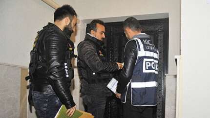 İzmir merkezli 12 ilde FETÖ operasyonu başlatıldı