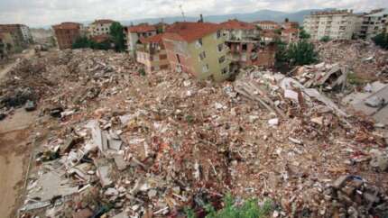 Japon uzman Türkiye’yi uyardı: Büyük deprem bekleniyor, faylar kırılmaya başladı