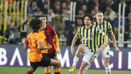 Fenerbahçe - Galatasaray derbisinde gol ofsayta takıldı!