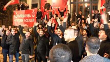 İstanbul'da gergin saatler! İsveç’te Kur’an-ı Kerim’in yakılması İsveç Konsolosluğu önünde protesto edildi!