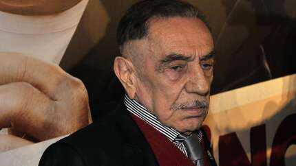 Usta oyuncu Aydemir Akbaş'tan kahreden haber! Kansere yakalandı