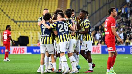Fenerbahçe'ye Kadıköy'de galibiyet yetmedi! Fenerbahçe 2 - 0 Antalyaspor | Maçın geniş özeti...