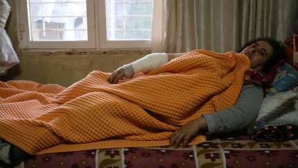 Hatay'da yasaklı ırk 3 köpeğin saldırısına uğrayan kadın yaralandı