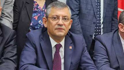 CHP'de kriz büyüyor: Özgür Özel'in yardımcısı Koza Yardımcı istifa ettiğini duyurdu...