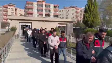 Bakan Yerlikaya duyurdu! 21 ilde SİBERGÖZ-26 Operasyonu! 75 şüpheli yakalandı