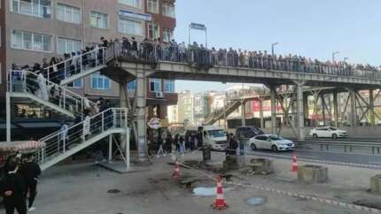 İBB vatandaşı canından bezdirdi! Metrobüs kuyruğu yolcuları isyan ettirdi