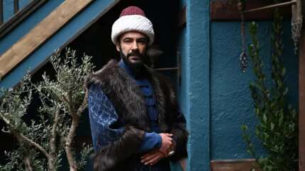 TRT'nin ünlü dizisinin setinde yangın çıktı! Platonun bir kısmı küle döndü