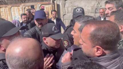 Türk askerini tehdit eden Abdullah Zeydan mazbatayı alamayınca provokasyon yapmaya kalktı! Gözaltına alındı...