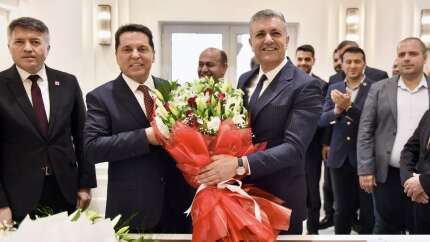 Seçimden önce 'Kimseyi işten çıkarmayacağım' diyen CHP'nin DEM'li adayı Ahmet Özer 550 işçiyi kovdu!
