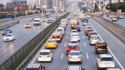 Bakan Yerlikaya duyurdu! Bayram tatilinin ilk gününde acı bilanço: 651 araç kaza yaptı, 9 can kaybı, bin 47 yaralı