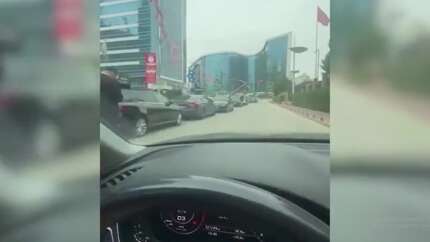 CHP Genel Merkezi önünde sıra sıra lüks araçlar dikkat çekti