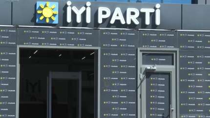 İYİ Parti Grup Başkanvekili Erhan Usta istifa etti!