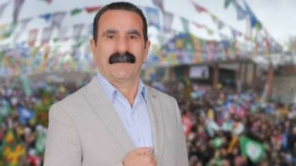 Gözaltına alınan Hakkari Belediye Başkanı Mehmet Sıddık Akış görevden alındı! Yerine Hakkari Valisi atandı...
