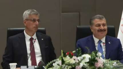Sağlık Bakanlığı'nda devir teslim töreni! Bakan Koca görevi Kemal Memişoğlu'na devretti