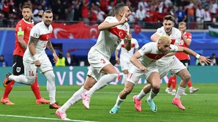Merih Demiral kapıyı kırdı, Milliler adını çeyrek finale yazdırdı! Avusturya 1 - 2 Türkiye | Maçın özeti
