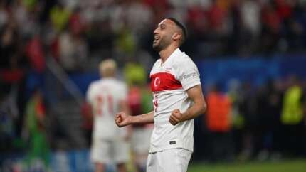 Ve yılın transferi Cenk Tosun resmen Fenerbahçe'de!